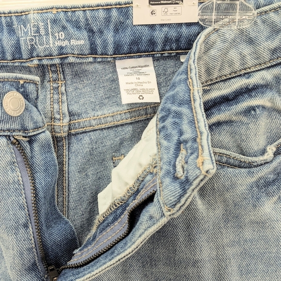 Time and Tru Women's High-Rise Boyfriend Jeans - Picture 3 of 5